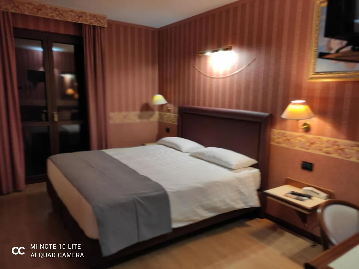 Hotel Val Del Rio Fiumalbo 3*,  Italia